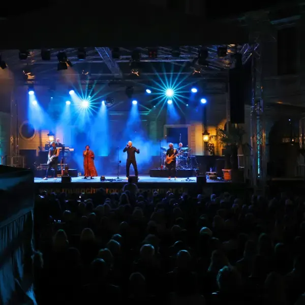 Münchner Open Air Sommer 2026 - Konzerte im Brunnenhof The Music of Phil Collins & Genesis