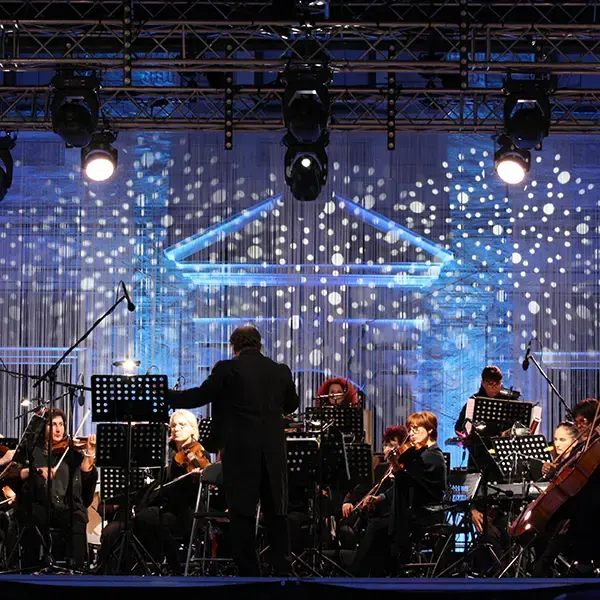 Münchner Open Air Sommer 2025 - Konzerte im Brunnenhof Sommernacht der Filmmusik