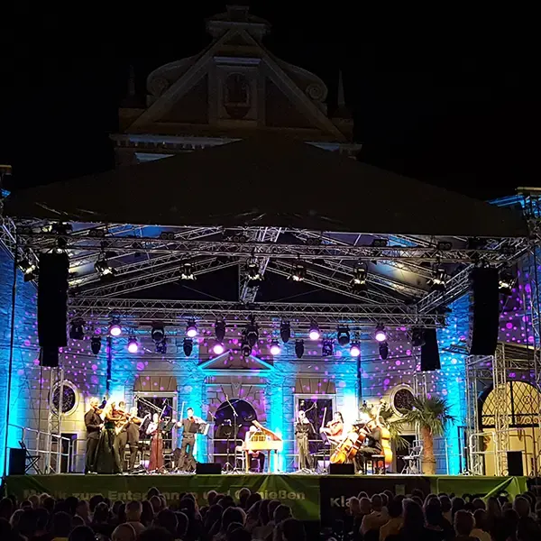 Münchner Open Air Sommer 2025 - Konzerte im Brunnenhof Vivaldi: Die vier   
  Jahreszeiten